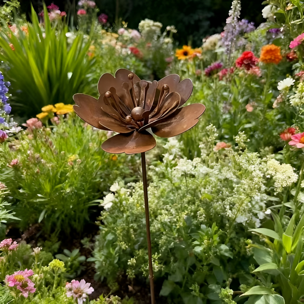 Rustikaler Metall-Gartenstecker mit Teelichthalter