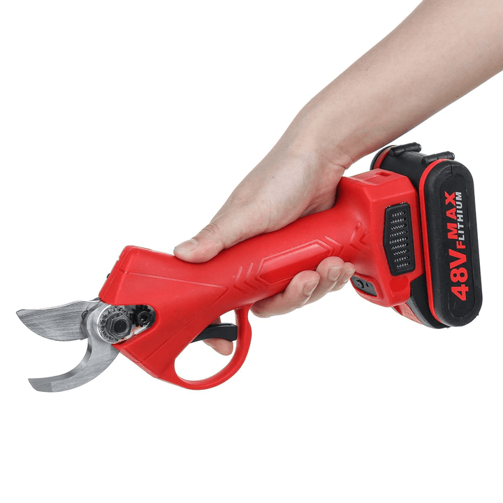 Cordless ergonomic garden shears with a powerful cutting mechanism for precise work