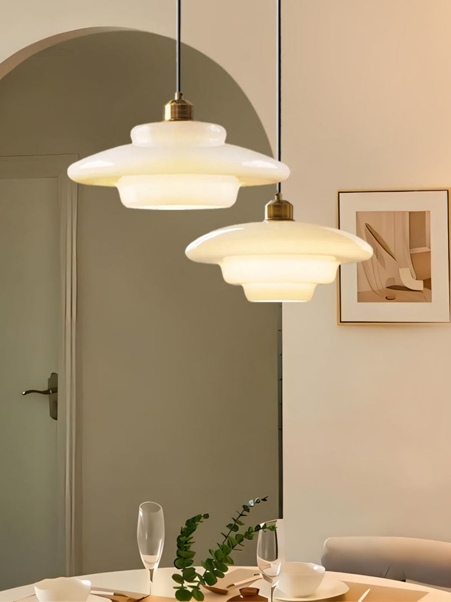 Moderne Milchglas Pendelleuchte – Elegante Hängeleuchte im Mid-Century Design