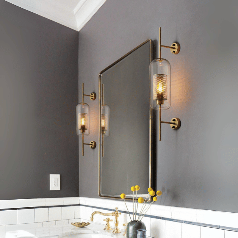 Wall lamp with honeycomb glass globe – Modern design with brass frame