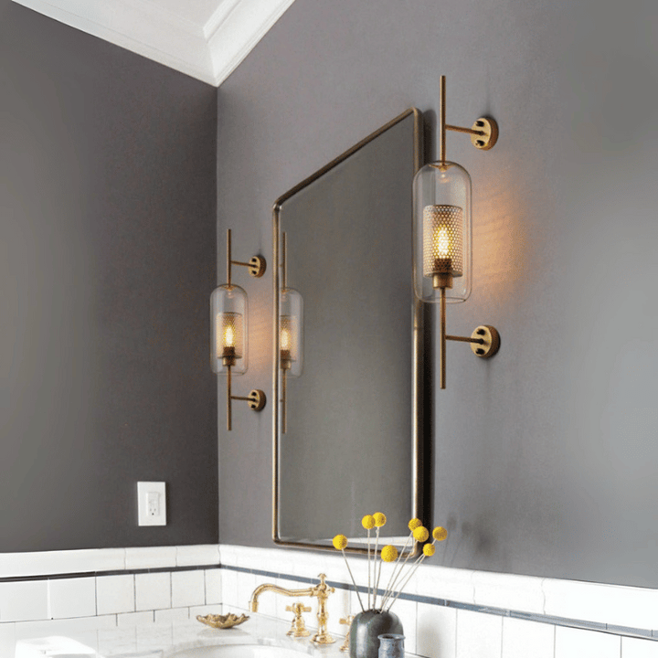 Wall lamp with honeycomb glass globe – Modern design with brass frame