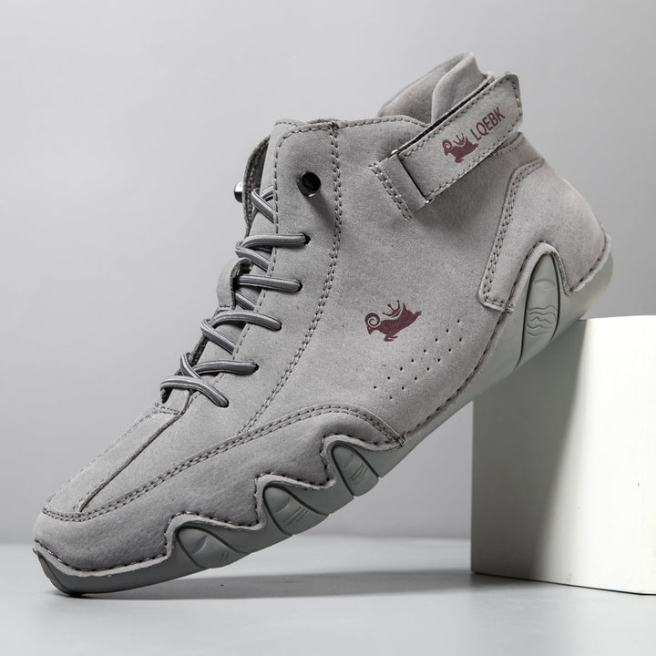 Unisex barefoot shoes made of leather with a flexible sole