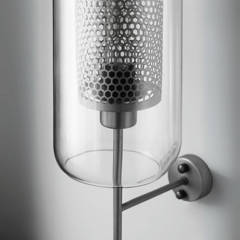 Wall lamp with honeycomb glass globe – Modern design with brass frame