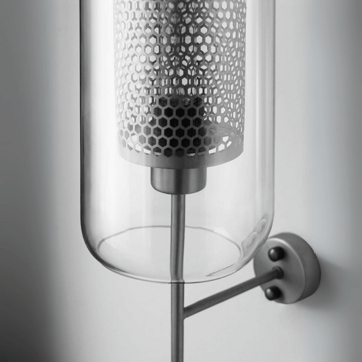Wall lamp with honeycomb glass globe – Modern design with brass frame