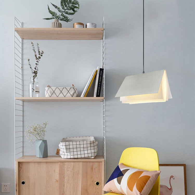 Pendelleuchte in Buchform aus Metall