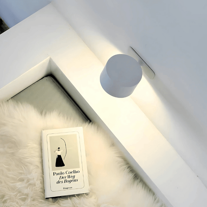 Wireless LED wall lamp with battery &amp; 360° rotation