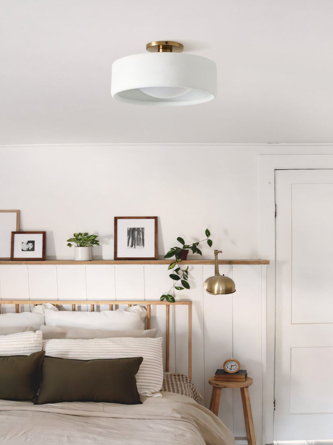 Porcelain ceiling light – Modern flush mount lamp with metal base