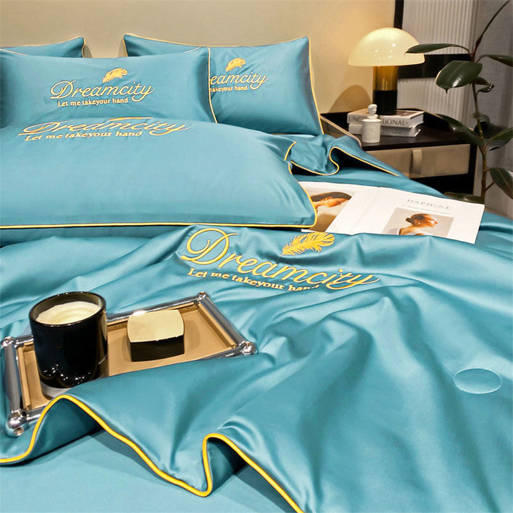 Smooth summer duvet with a cooling silk feel