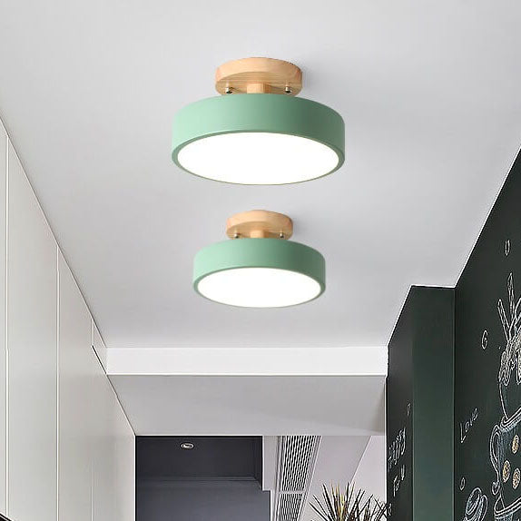 Dimmable modern LED ceiling light made of wood for living room &amp; bedroom