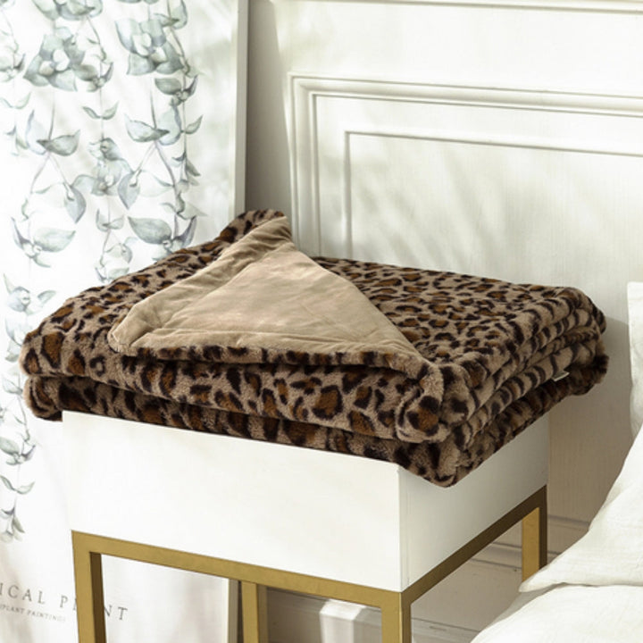 Warm leopard print blanket for sofa and bed 