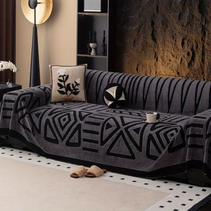 Sofa cover with labyrinth pattern – velour throw for modern protection