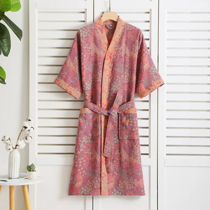 Soft printed bathrobe with retro pattern