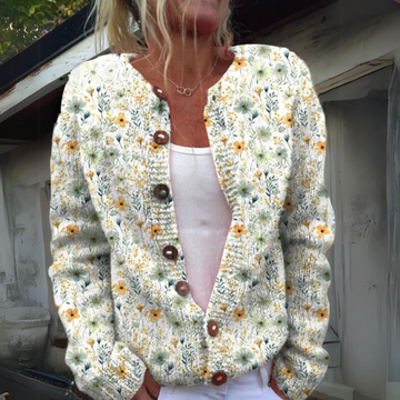 Women's cardigan with floral pattern and warm design 
