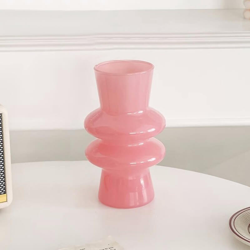 Glasblumenvase mit wellenförmigem Design