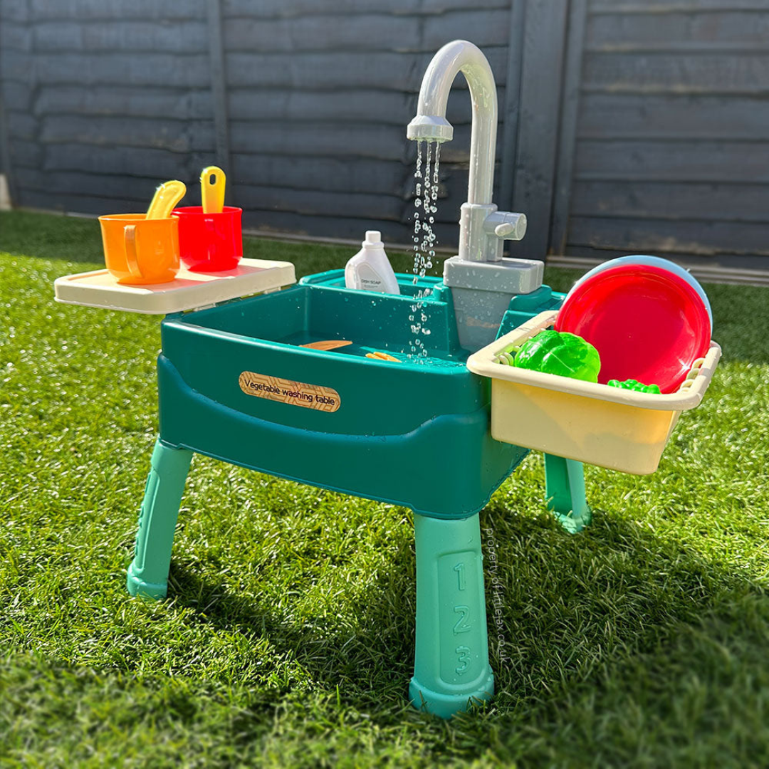 Interactive water play sink for children