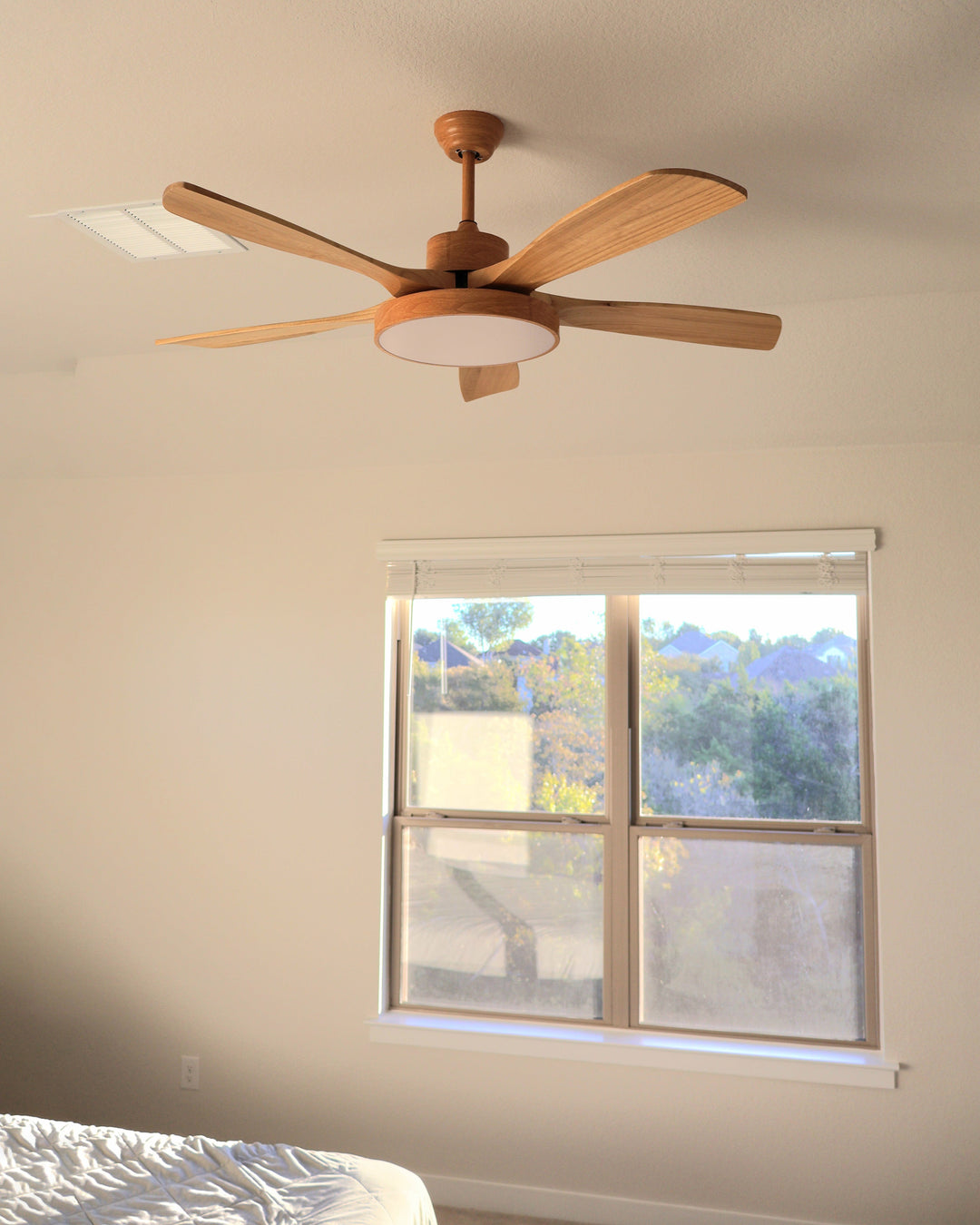 Scandinavian ceiling fan with LED light and reversing motor