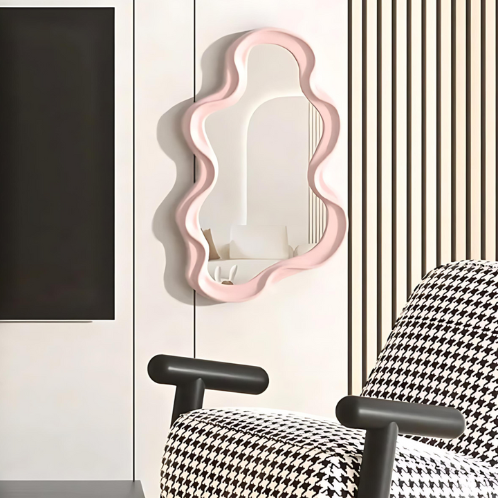 Wall mirror with wavy edge