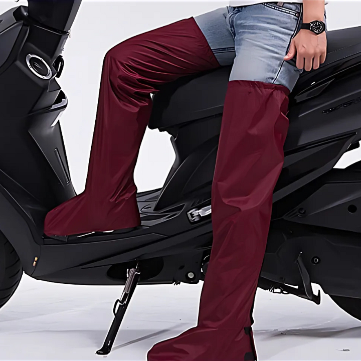 Rain trousers with integrated shoe covers – ideal for cyclists