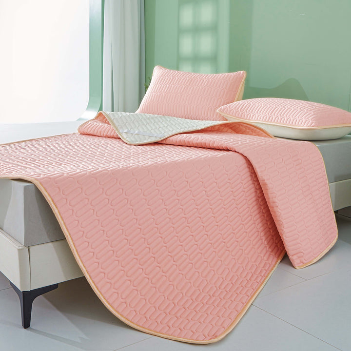 Latex-Matratzenauflage auf einer Matratze für frischen und komfortablen Schlaf