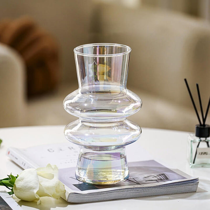 Glasblumenvase mit wellenförmigem Design