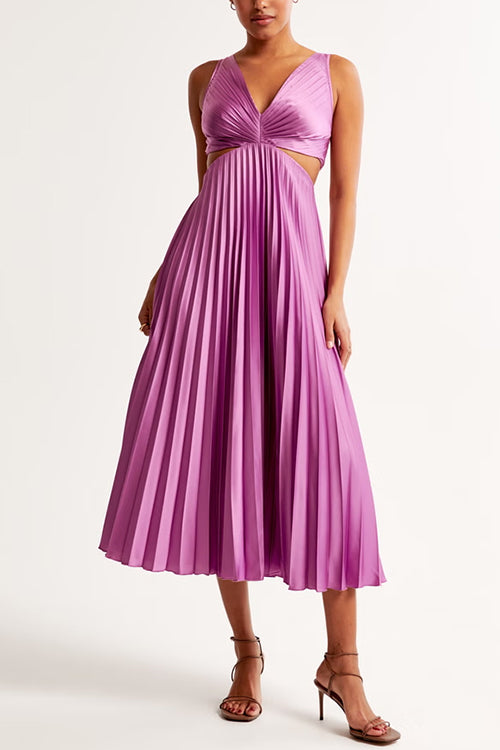 Women's pleated dress with V-neck and elegant silhouette