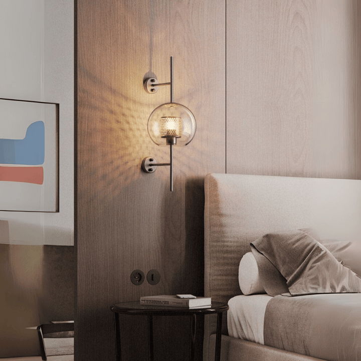 Wall lamp with honeycomb glass globe – Modern design with brass frame