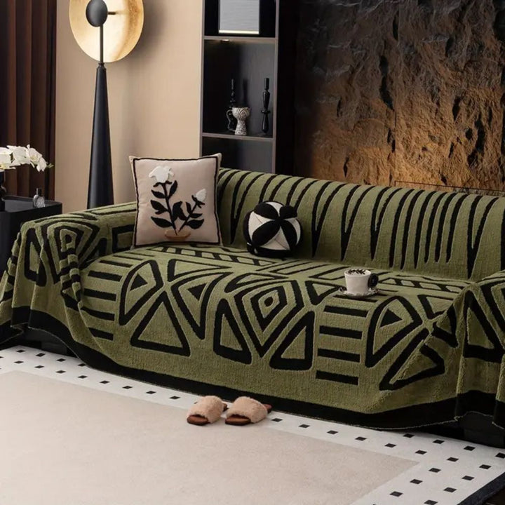 Sofa cover with labyrinth pattern – velour throw for modern protection