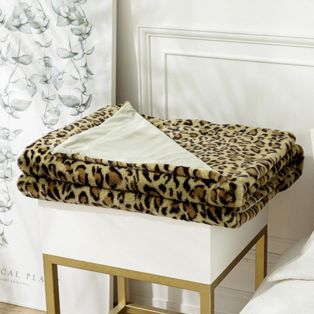 Warm leopard print blanket for sofa and bed 