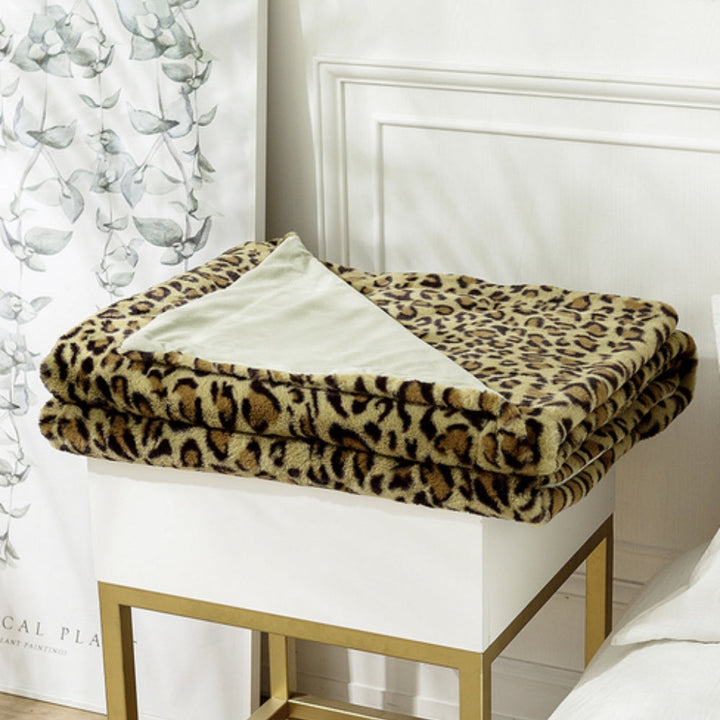 Warm leopard print blanket for sofa and bed 