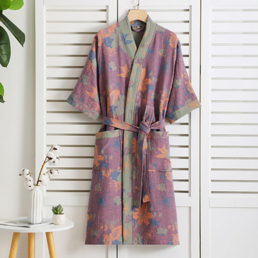 Soft printed bathrobe with retro pattern