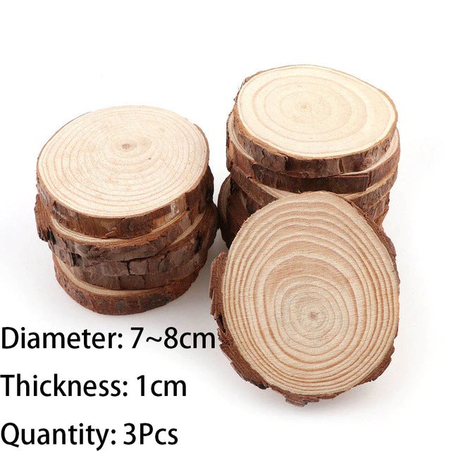 Set aus natürlichen Untersetzern aus Holzscheiben
