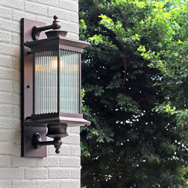 Vintage rectangular weatherproof outdoor wall light in a classic design