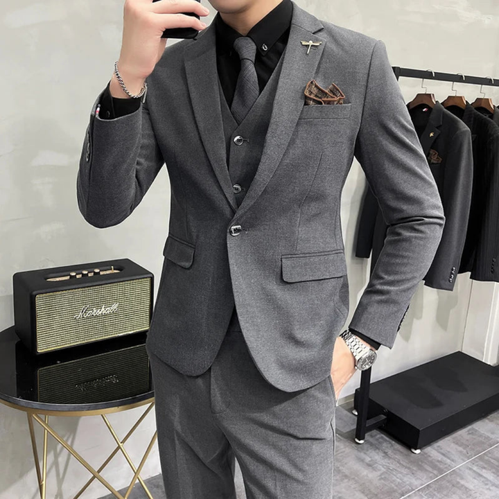Men's Three-Piece Slim Fit Suit with Classic Design 