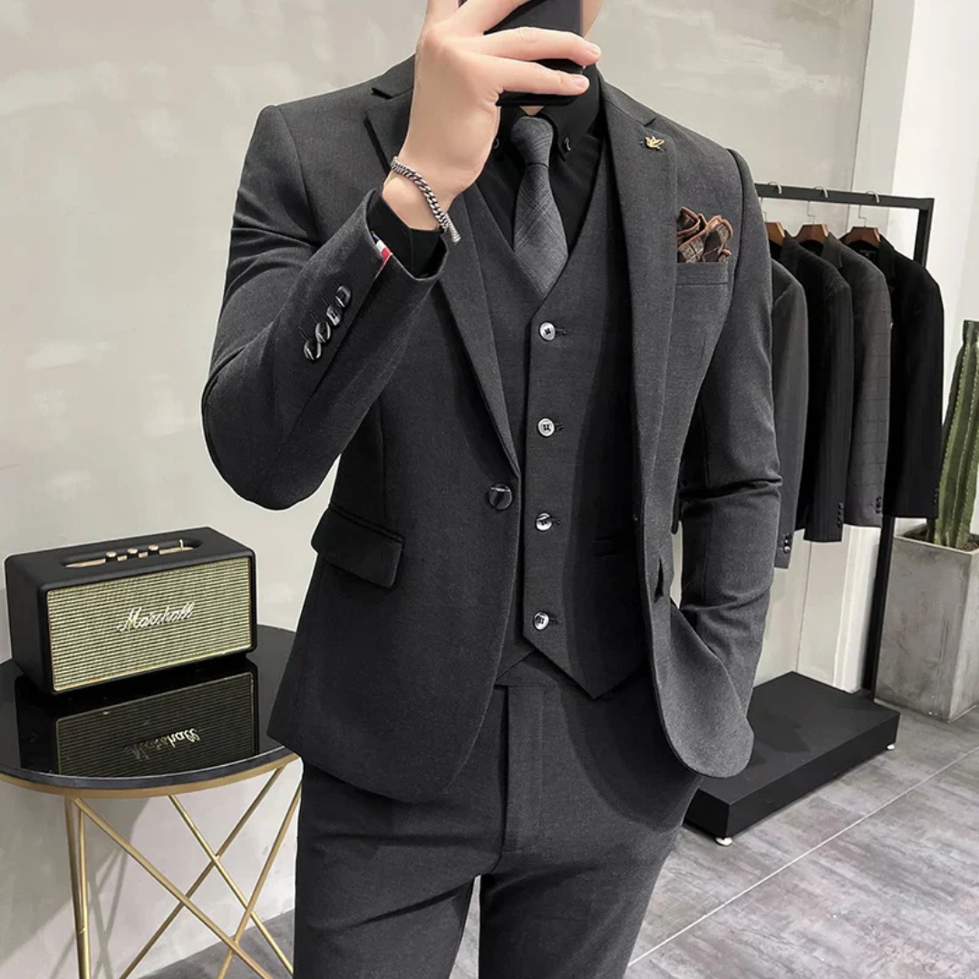 Men's Three-Piece Slim Fit Suit with Classic Design 