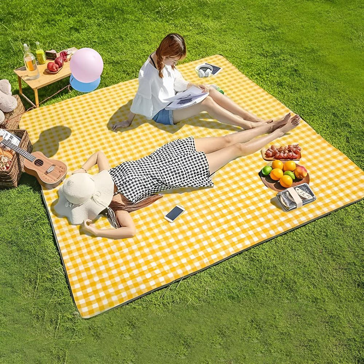 Waterproof foldable picnic blanket for outdoor use