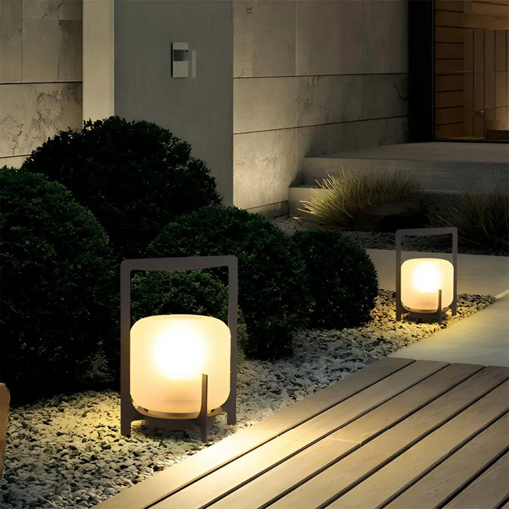Solar-powered table lamp in lantern style – Sustainable LED lighting for garden &amp; patio