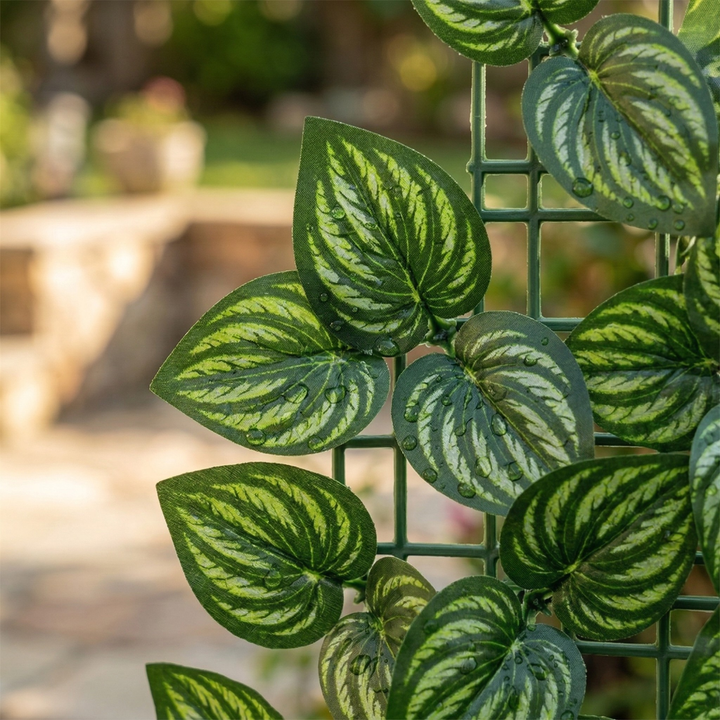 Künstlicher grüner Sichtschutzzaun mit dekorativen Blättern für Garten und Balkon