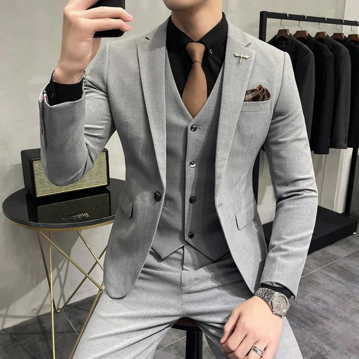 Men's Three-Piece Slim Fit Suit with Classic Design 