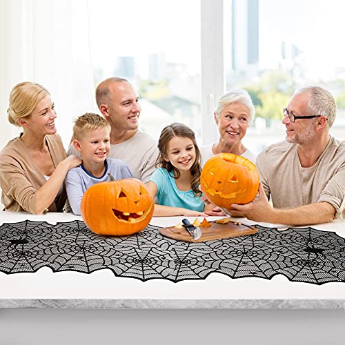 Schwarzer Halloween-Tischläufer als dekorativer Mittelpunkt einer Festtafel