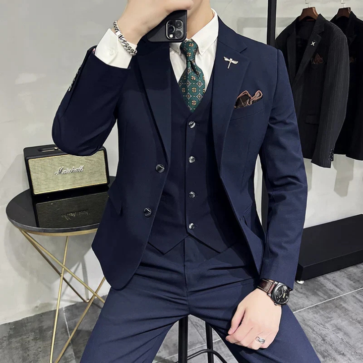 Men's Three-Piece Slim Fit Suit with Classic Design 