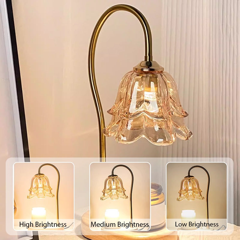 Detailansicht der Kerzenlampe aus Glas und Holz mit schlichtem Design