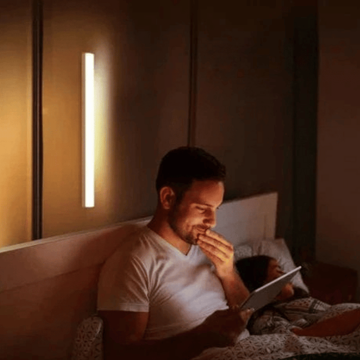 Rechargeable motion sensor LED lamp – Energy efficient &amp; USB powered