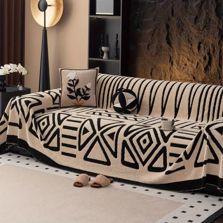 Sofa cover with labyrinth pattern – velour throw for modern protection