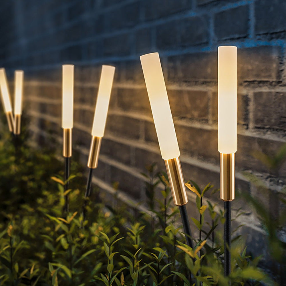 Solarbetriebene Gartenlampe in natürlicher Schilfrohr-Optik für den Außenbereich