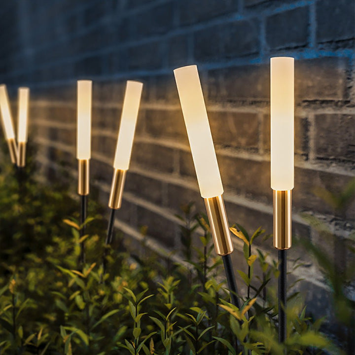 Solarbetriebene Gartenlampe in natürlicher Schilfrohr-Optik für den Außenbereich