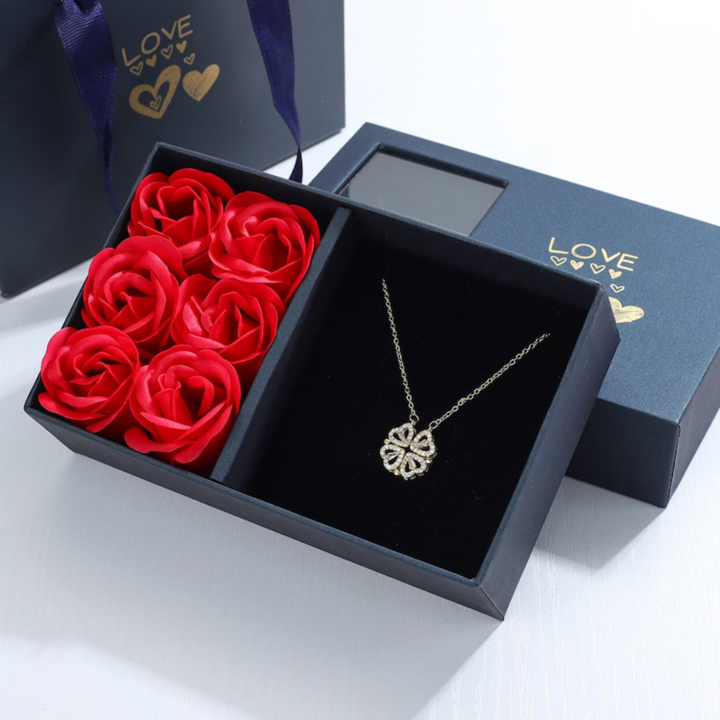 2-in-1 necklace with heart and clover for women 