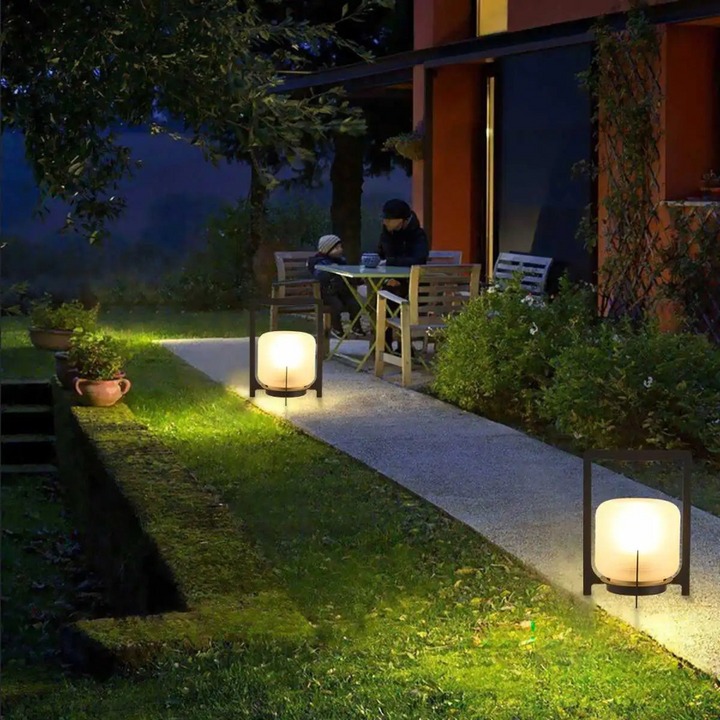 Solar-powered table lamp in lantern style – Sustainable LED lighting for garden &amp; patio