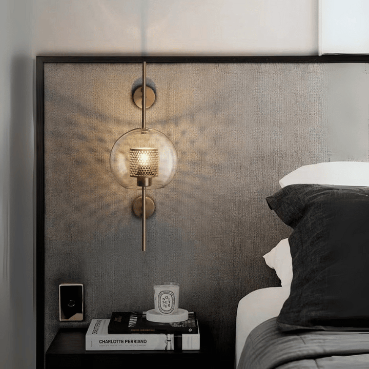 Wall lamp with honeycomb glass globe – Modern design with brass frame