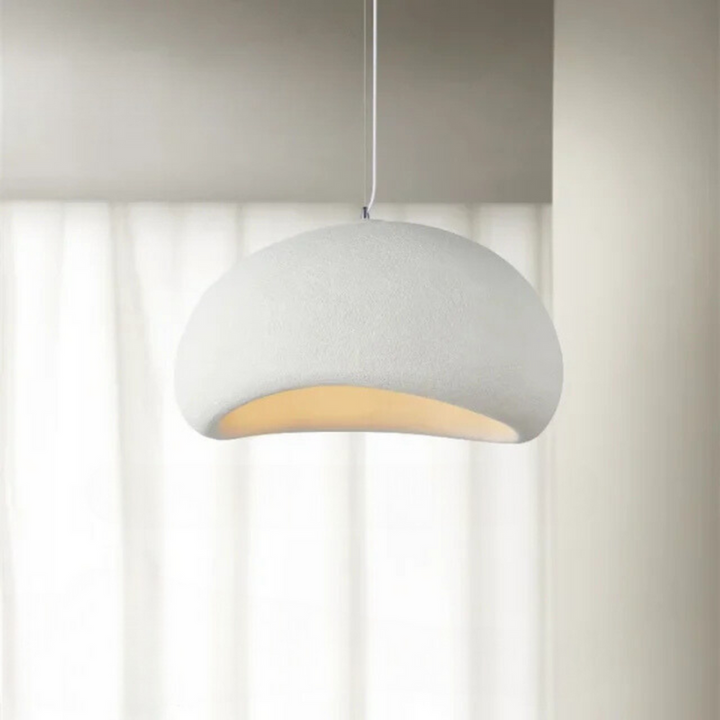 Minimalist pendant light for a tranquil living atmosphere