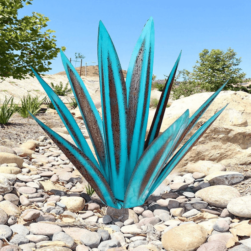 Creative waterproof solar lamp in agave style for garden lighting